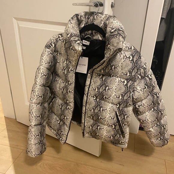 Brand new NOIZE vegan leather snakeskin puffer - Picture 1 of 2